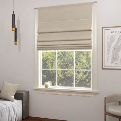 Zaciemniająca roleta rzymska typu blackout, do salonu, matowa, ciemno-kremowa