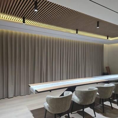 Elegant drapes in pearl beige, without ironing, made to measure