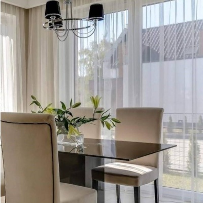 Modern curtain with plain white marquise 